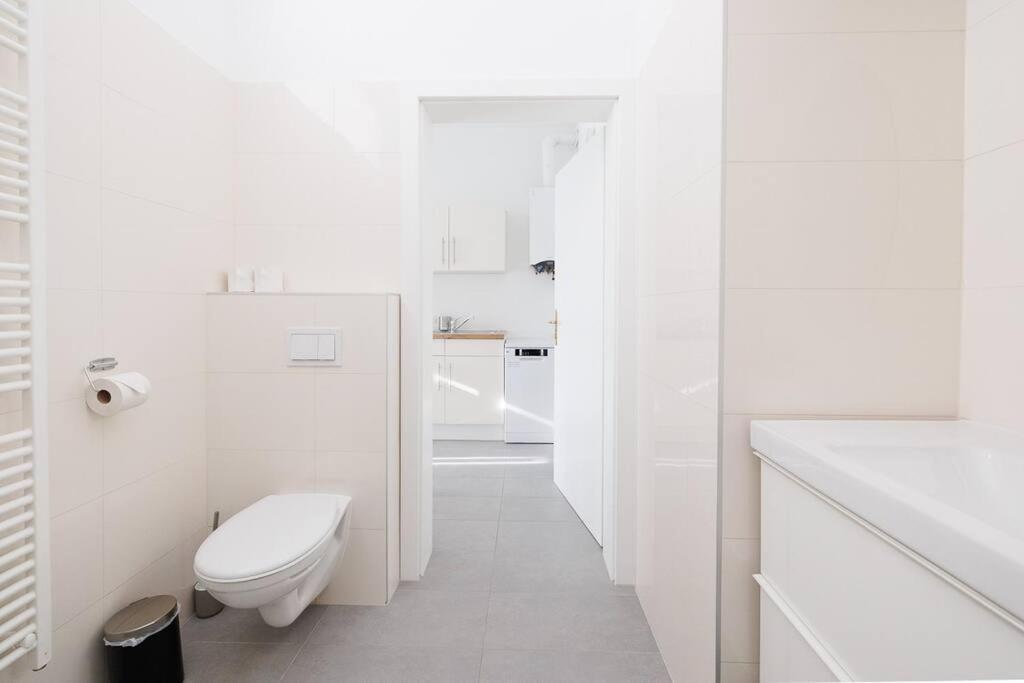 Modern Near Center - 2br, Netflix Apartamento *