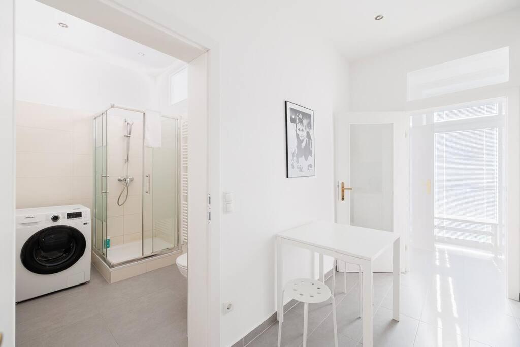 Modern Near Center - 2br, Netflix Viena